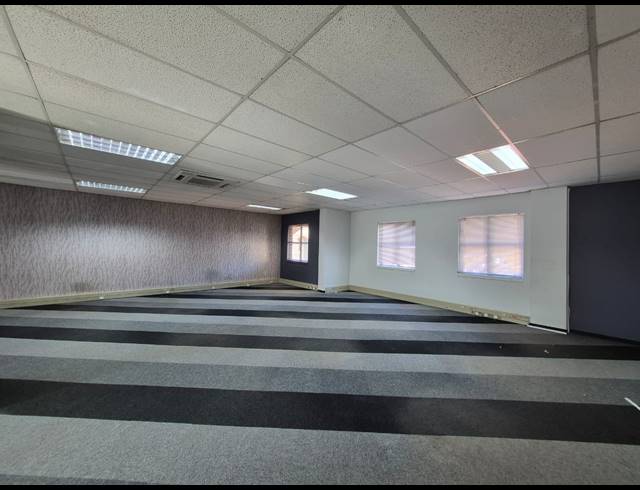 382M² OFFICE TO LET IN HYDE PARK